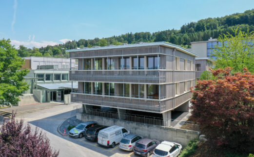 Kanton Schwyz, Schulgebäude für Pflegeberufe BBZ, Pfäffikon Industrie- und Gewerbebau